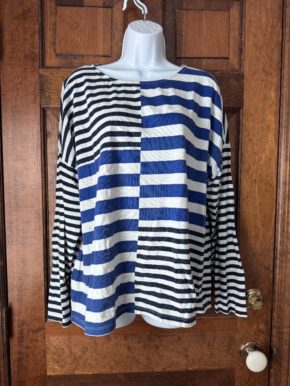 LOFT Outlet White w/Navy Blue & Blue Stripes Pullover Long Sleeve Top X-Large